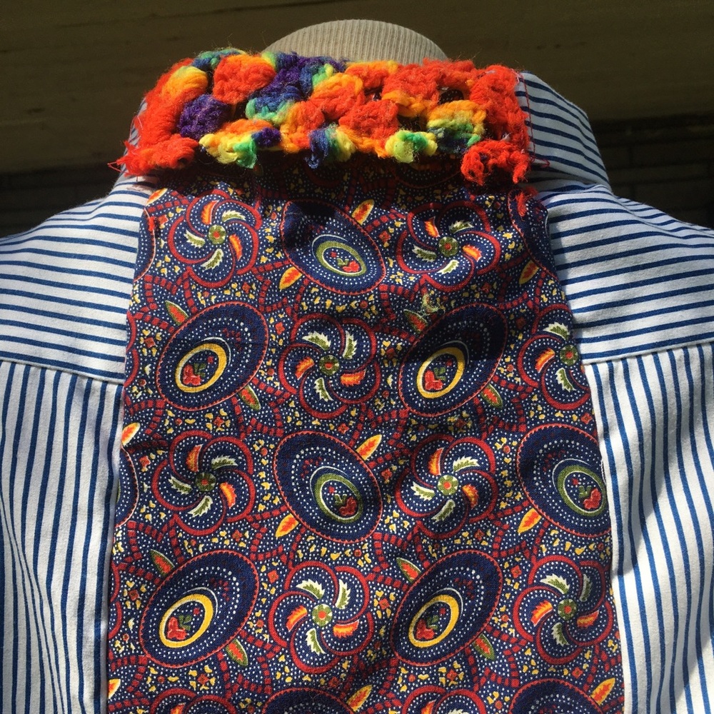 Fun funky button down tunic - Picture 3 of 3